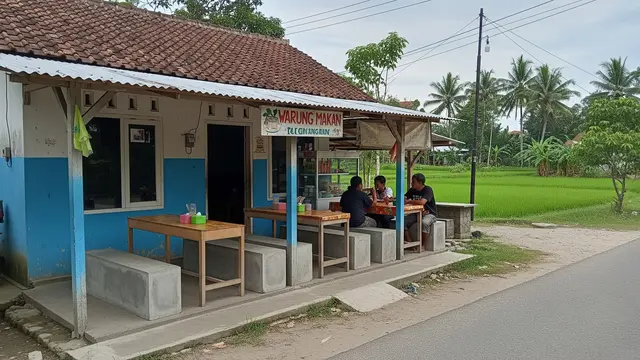 Sederhana Fungsional dengan Bangku Semen Praktis