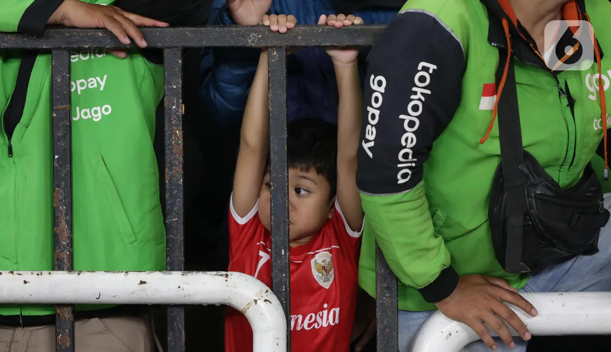 Dengan kemenangan tersebut, Oxford United memimpin sementara klasemen Grup A Piala Presiden 2025. (Liputan6.com/Helmi Fithriansyah)