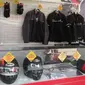 Adapun apparel yang tersedia mulai dari helm, jaket, sarung tangan, serta t-shirt.