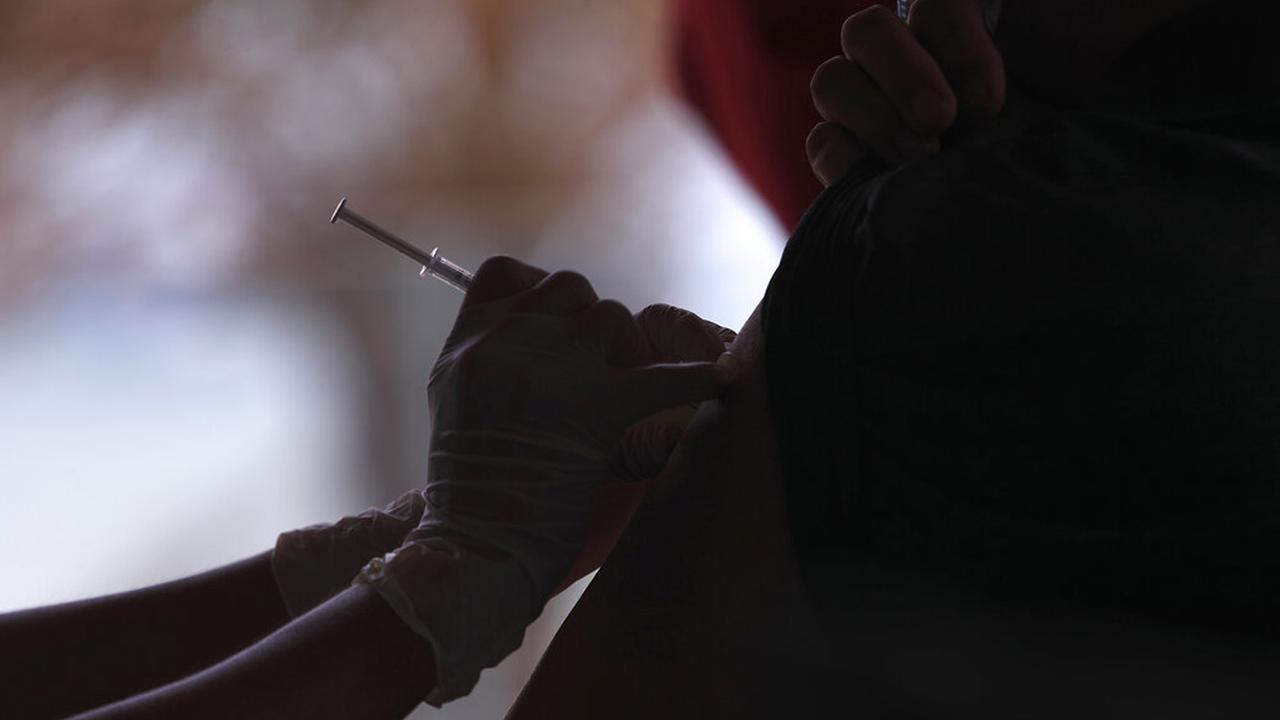 FOTO: Vietnam Percepat Vaksinasi COVID-19 untuk Longgarkan Lockdown