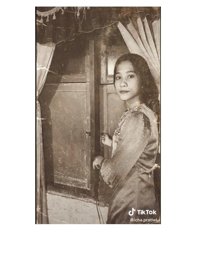 7 Gaya Icha Pratiwi Foto Ala 90-an, Artis TikTok yang Disebut Mirip