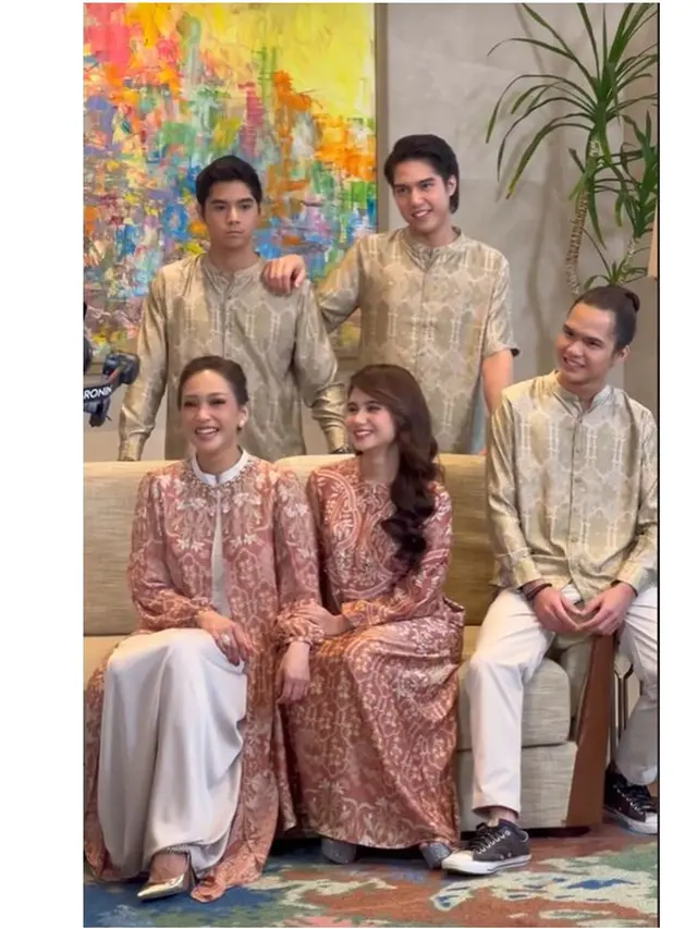 7 Potret Maia Estianty Bareng Dua Calon Mantunya, Tissa Biani dan Laura Moane