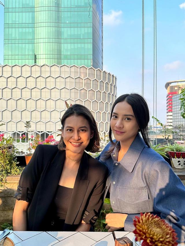 7 Potret Kompak Raihaanun dan Anya Geraldine, Adu Akting di Layangan Putus The Movie