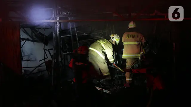 Kebakaran Hebat Landa Taman Puring, 500 Kios Hangus Terbakar