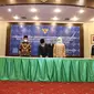 Kementerian Ketenagakerjaan resmi melantik dan mengambil sumpah 449 pejabat administrator (eselon 3) dan pengawas (eselon 4) ke dalam jabatan fungsional di lingkungan Kemnaker, Rabu (30/12/2020) di Jakarta.