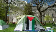 Aksi ini terjadi usai terjadi bentrokan antara polisi dan mahasiswa di Universitas Columbia, New York, saat aksi unjuk rasa mendukung Gaza. (Matthew Hatcher/Getty Images North America/Getty Images via AFP)