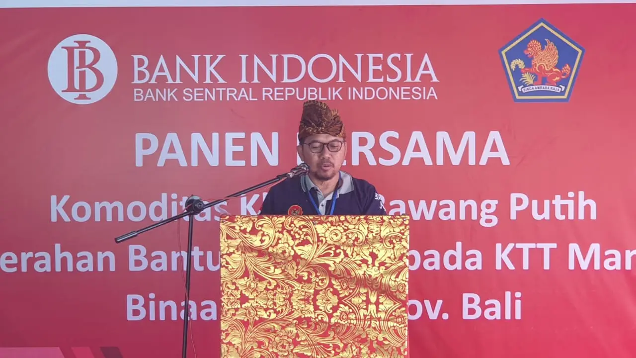 Panen Bersama Komoditas Petani Bawang  Putih bersam Bank Indonesia