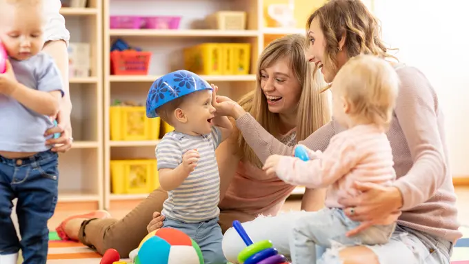 [FIMELA] 3 Komunitas Parenting yang Bisa Jadi Support System Sahabat Fimela