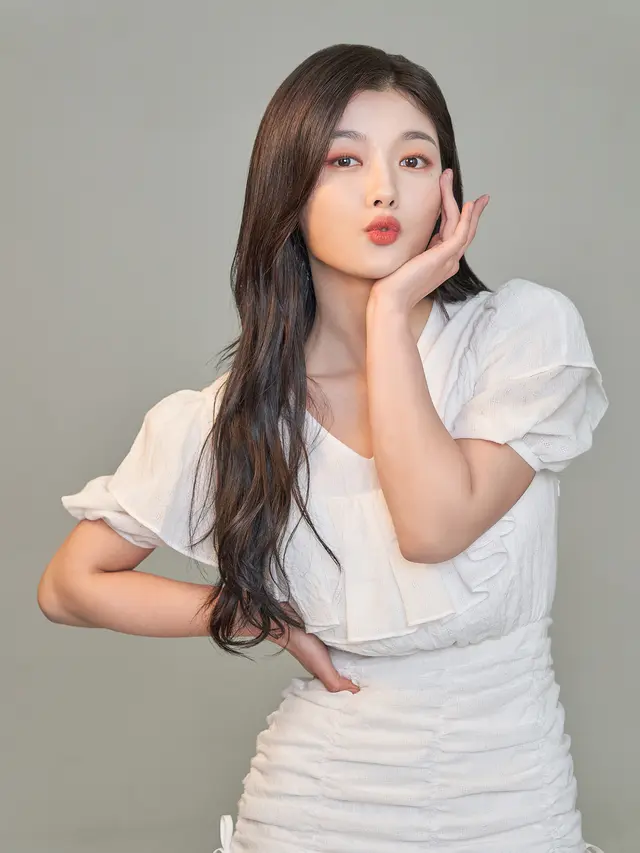 Kim Yoo Jung dalam Backstreet Rookie. (Foto: ONE)