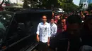 Presiden Joko Widodo usai mendaftarkan Capres-Cawapres ke Komisi Pemilihan Umum (KPU), Jakarta, Jumat (10/8).  Jokowi dan Ma'ruf Amin resmi sebagai capres-cawapres untuk Pilpres 2019. (Merdeka.com/Imam Buhori)