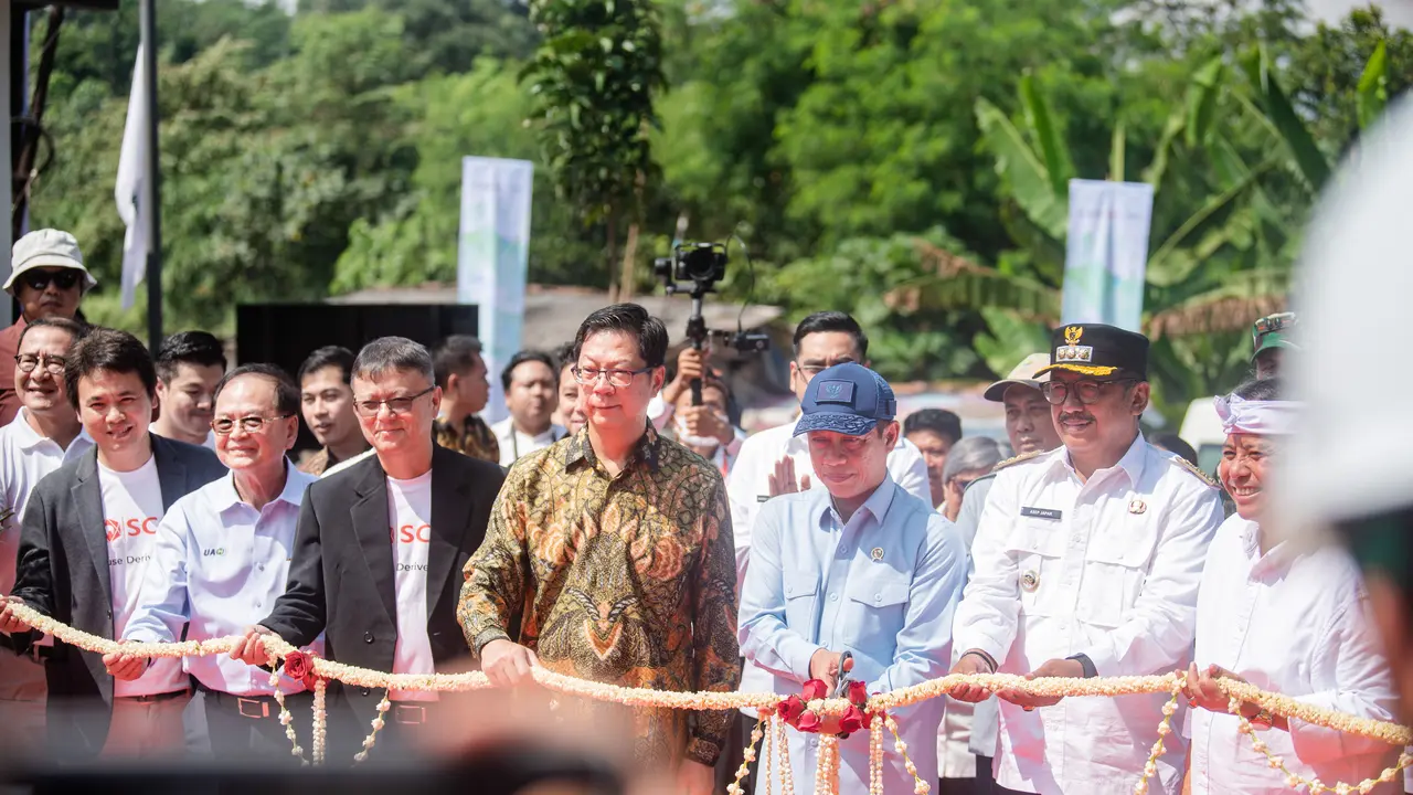 PT Semen Jawa yang merupakan bagian dari SCG meresmikan Fasilitas Refuse-Derived Fuel (RDF)