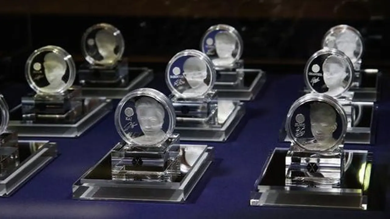 EXO Official Commemmorative Medal.