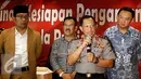 Polda Metro Jaya, Tito Karnavian memberikan keterangan saat rapat koordinasi pengamanan final Piala Presiden 2015, Jakarta, Jumat (16/10/2015). Rapat dihadiri oleh suporter Persija, Persib dan personil TNI dari Kodam Jaya. (Liputan6.com/Yoppy Renato)