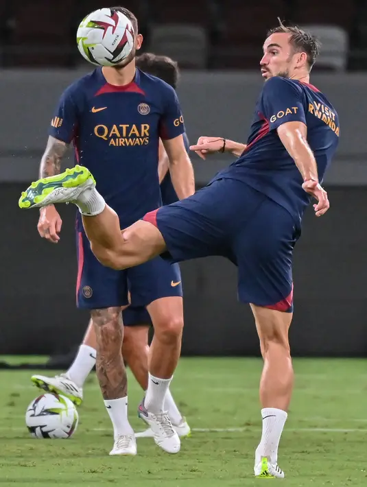 <p>Sementara itu, dalam laga pertamanya di Jepang, Inter Milan juga meraih hasil imbang kontra Al Nassr. Anak-anak asuh Simone Inzaghi bermain imbang 1-1. (AFP/Richard A. Brooks)</p>