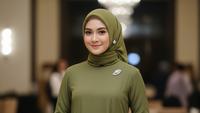 5 Cara Memilih Gamis Polos untuk Tubuh Berbentuk A dan Plus Size, Tips Kondangan 2025
