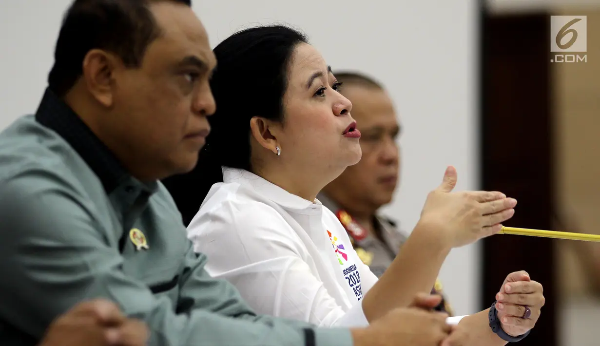 Menko PMK Puan Maharani memberi keterangan pasca penyelenggaraan Asian Games 2018 di kantor Kemenko PMK, Jakarta, Senin (3/9). Pemerintah sangat puas melihat venue pertandingan olahraga Asian Games 2018 selalu dipenuhi penonton. (Liputan6.com/Johan Tallo)