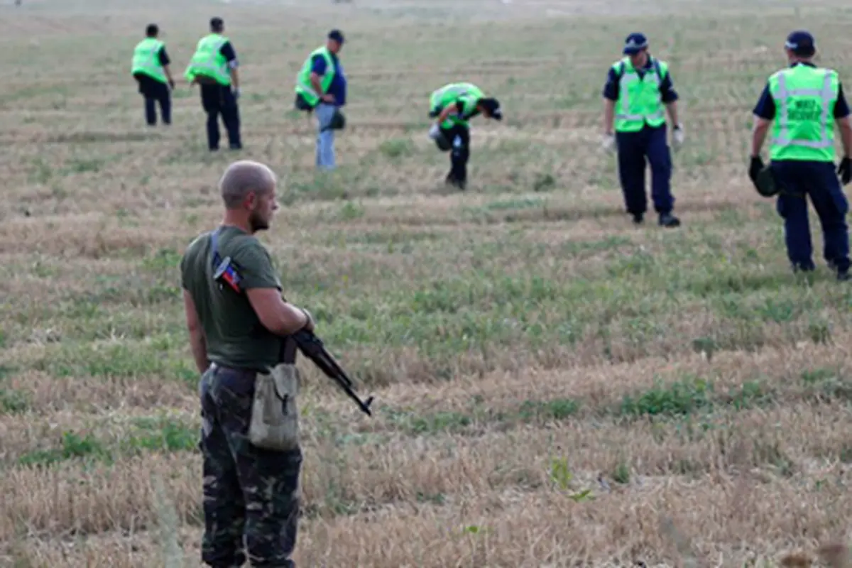 Tembakan Hiasi Lokasi MH17, Akses Masuk Penyidik Terbatas