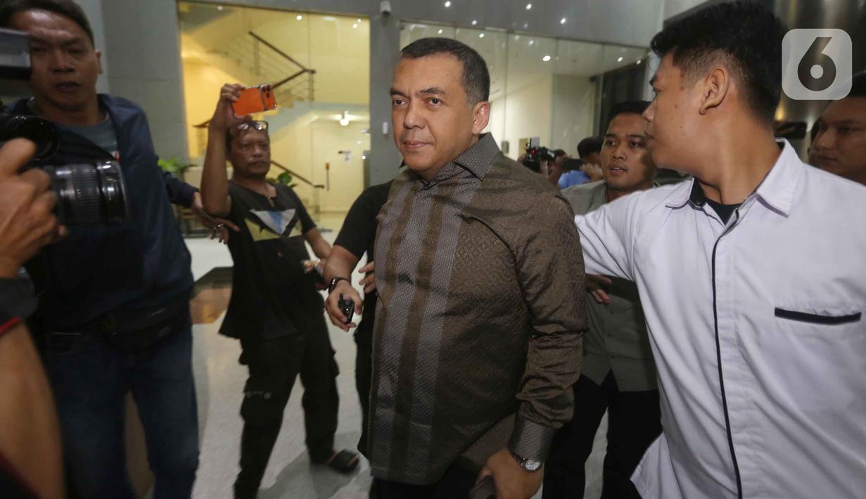 Wakil Menteri Imigrasi dan Pemasyarakatan, Silmy Karim (tengah) saat tiba di Gedung Merah Putih Komisi Pemberantasan Korupsi (KPK), Jakarta, Rabu (3/6/2026). (Liputan6.com/Helmi Fithriansyah)