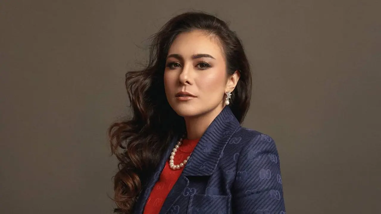 Ulang Tahun Ke-39, Ini 6 Potret Transformasi Wulan Guritno yang Memesona