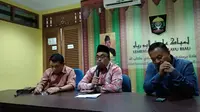 Ketua Lembaga Adat Melayu Riau (LMAR) Bidang Agama Islam, Gamal Abdul Nasir saat menyampaikan keterangan pers terkait kasusu penghinaan Ustaz Abdul Somad. (Liputan6.com/M Syukur)