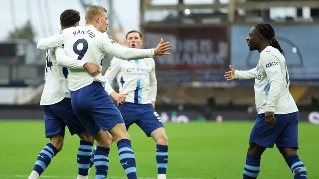 Penyerang Manchester City, Erling Haaland (kedua dari kiri)
