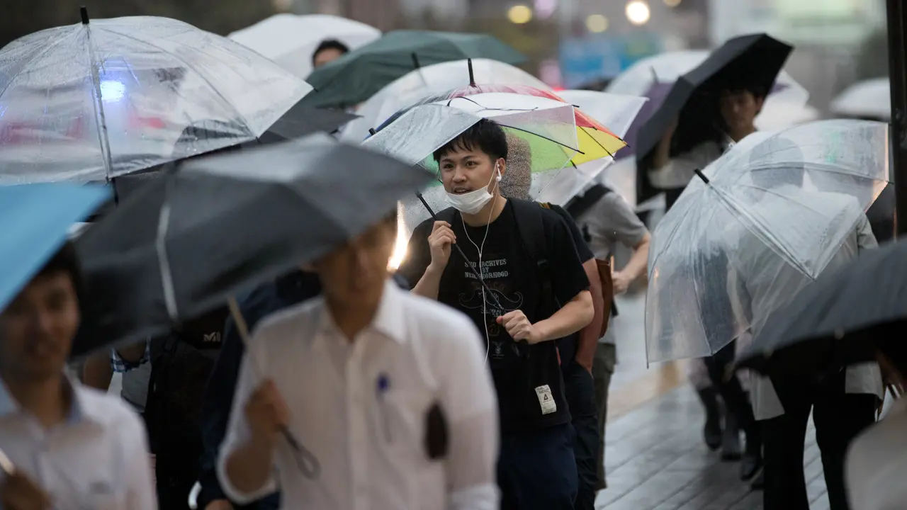 Hujan Lebat dan Angin Kencang Landa Tokyo