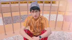 Tak hanya berfungsi sebagai penutup kepala, topi juga menjadi aksesori untuk menunjang penampilan. Salah satunya topi beanie atau kupluk. Penampilan Rio terlihat bak idol Korea dengan topi bewarna abu yang dipadukan dengan kemeja bewarna cerah. (Liputan6.com/IG/@riooramadhn)