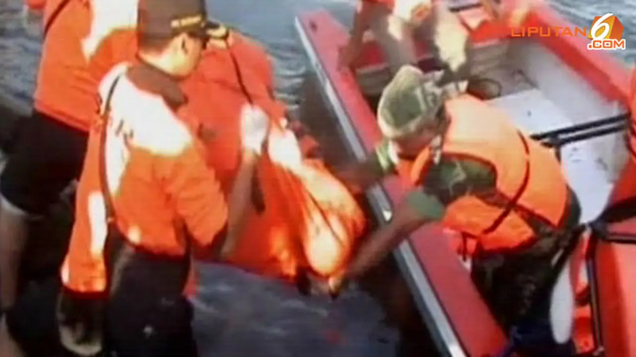 kapal-terbalik-130816b.jpg
