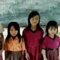 Dengan wajah lugu dan suara lirih, anak-anak ini memohon pada Presiden Joko Widodo. (Liputan 6 SCTV)