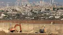 Untuk diketahui, sebelum peringatan evakuasi dikeluarkan diperkirakan ada sekitar satu juta warga Palestina yang tinggal di kawasan Kota Gaza. Saat ini, menurut militer Israel, sekitar 350.000 orang telah meninggalkan kota itu. (Jack GUEZ/AFP)