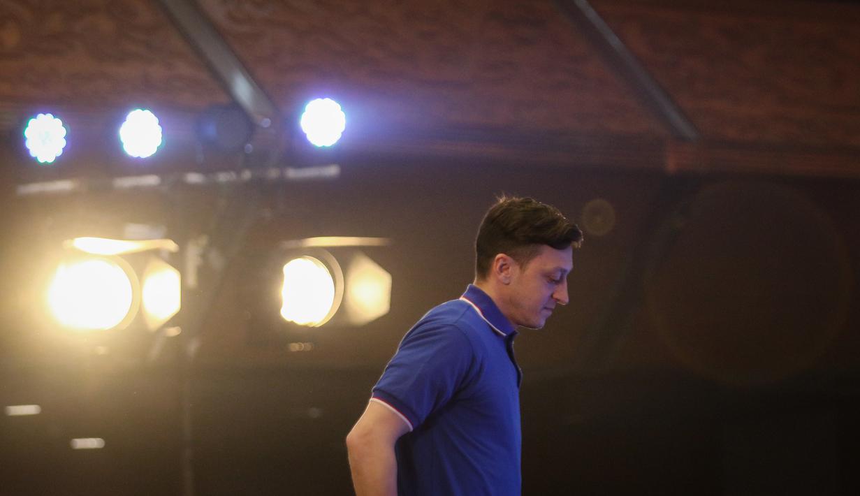 <p>Mesut Ozil sebagai Brand Ambassador Concave Indonesia saat jumpa pers di Kemenparekraf, Jakarta Pusat, Rabu (25/05/2022). (Bola.com/Bagaskara Lazuardi)</p>