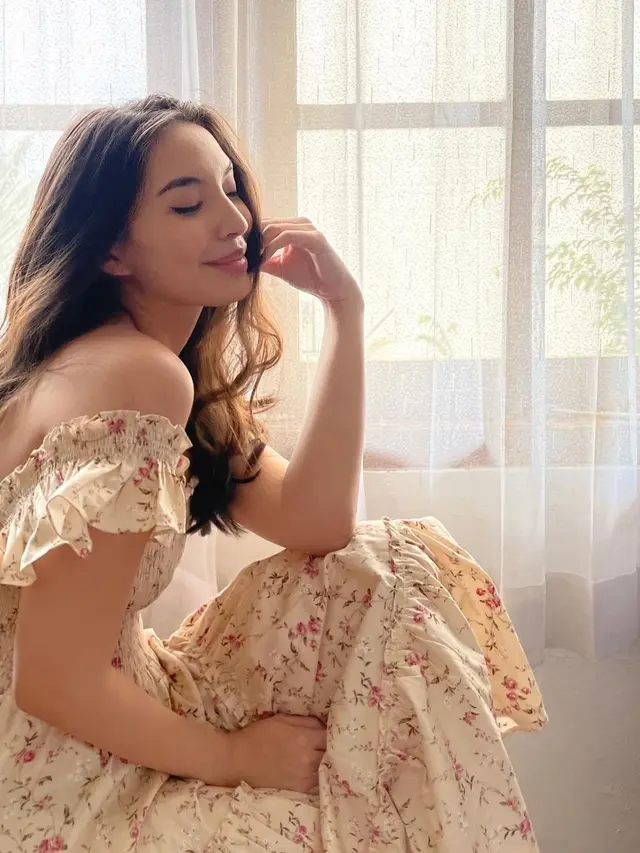 6 Potret Terbaru Manohara Odelia yang Makin Menawan, Pamer Tato di Punggung