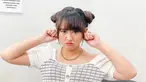 Happy Asmara, pelantun lagu Apakah Itu Cinta gaya penampilannya terlihat imut saat ia tampil dengan berponi. Gaya penampilan berponi dari Happy membuat netizen terkesima dan jatuh hati kepadanya.  (Liputan6.com/IG/@happy_asmara77)