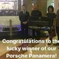 Fredrich Yunadi mendapat Porsche Panamera (Porsche.Indonesia)