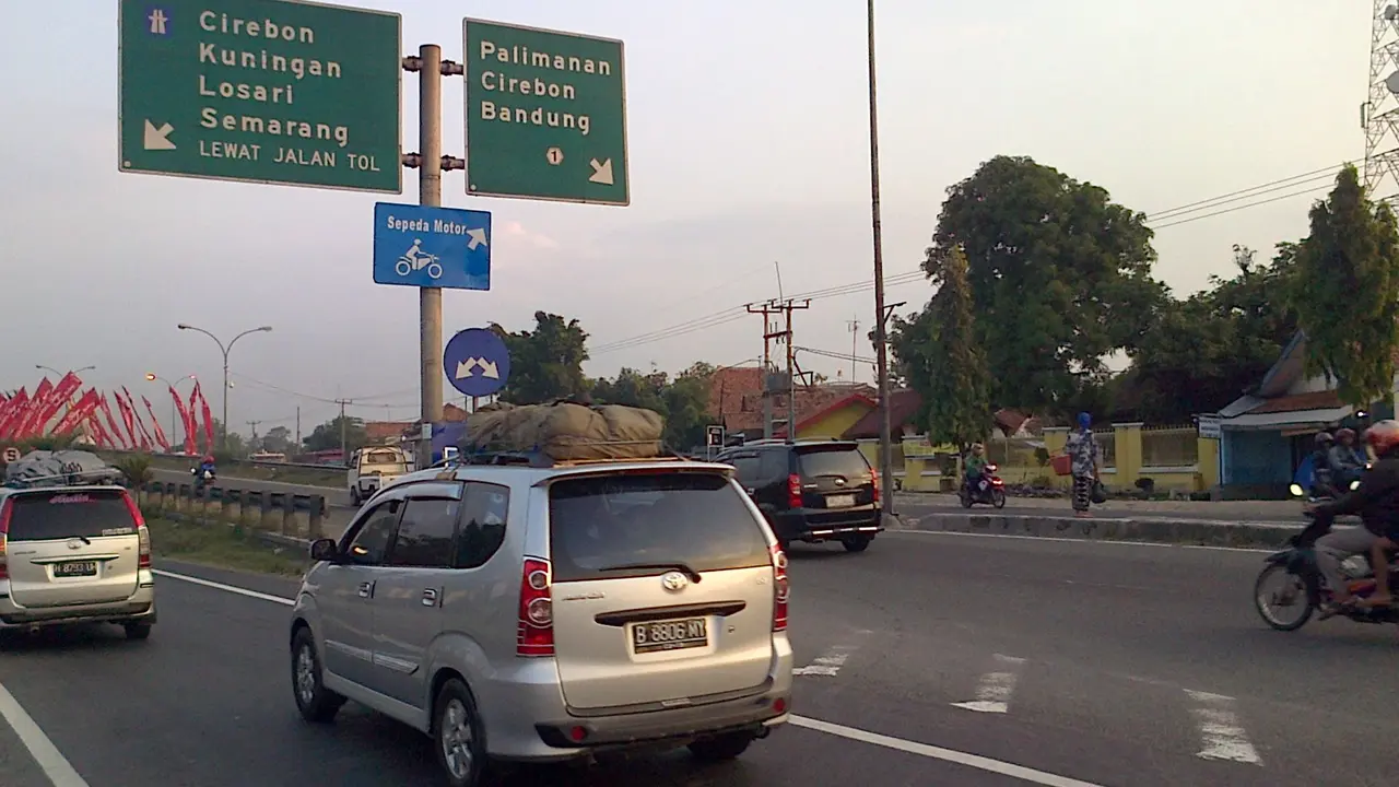 Lebaran H+2, Lalu Lintas di Jalur Pantura Cirebon Ramai Lancar