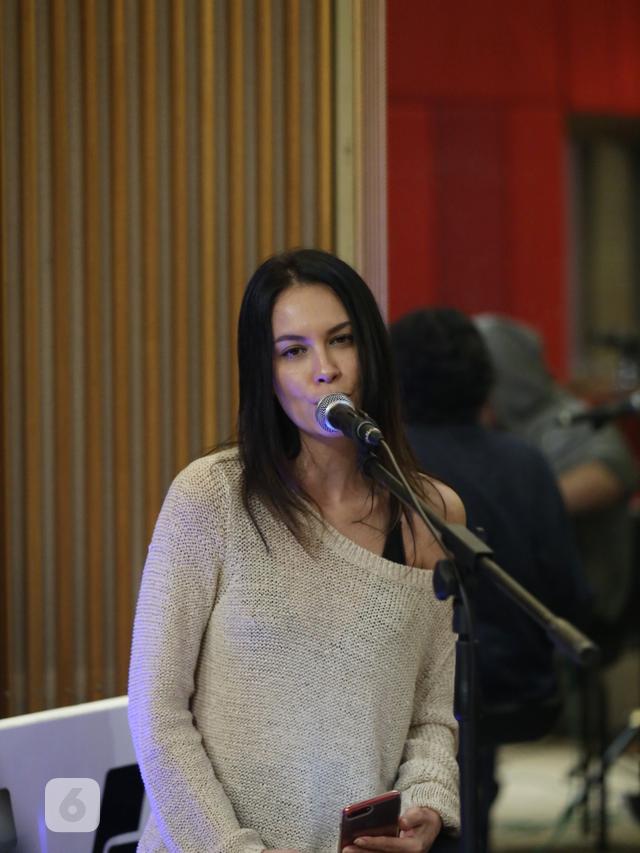 [Bintang] Sophia Latjuba