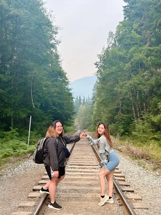 Natasha Wilona lepas kangen dengan kakaknya, Claresta di Kanada (Foto Instagram natashawilona12)