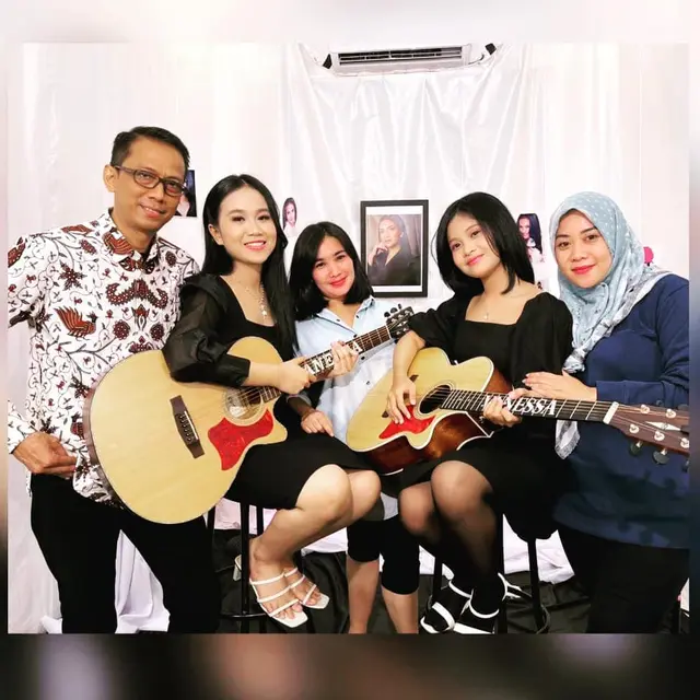 6 Potret Mayang dan Chika Sejak Kecil, Anak Doddy Soedrajat yang Selalu Kompak