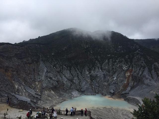 Daya Tarik Wisata Kawah Putih yang Memikat