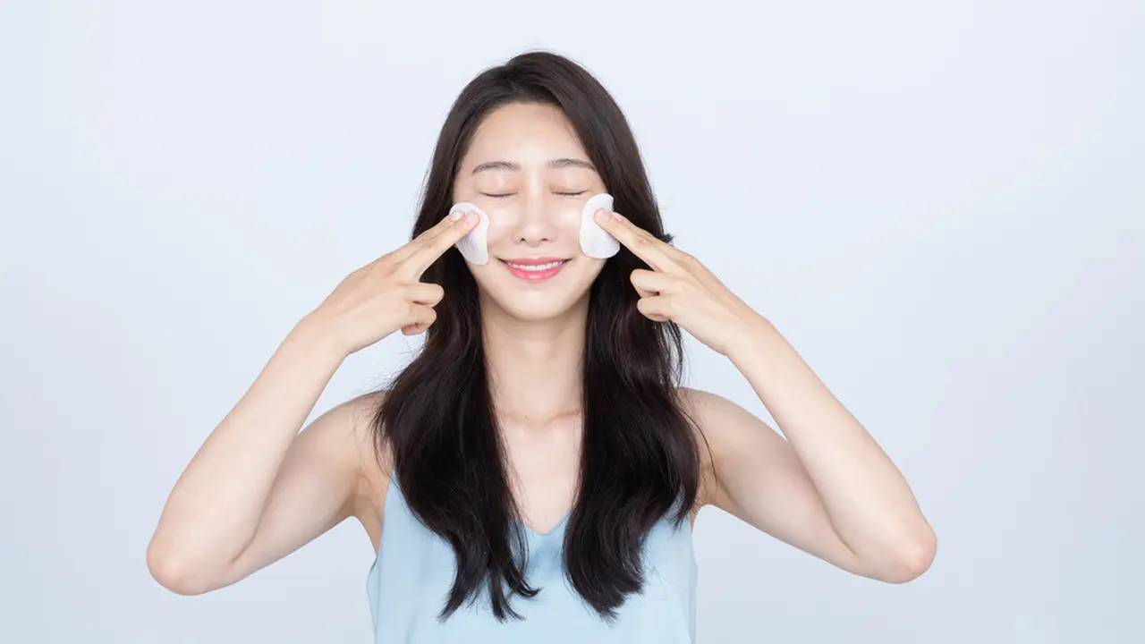 Jangan Skip, Kenali Manfaat Toner untuk Kulit dan Tips Memilih Produk yang Tepat!