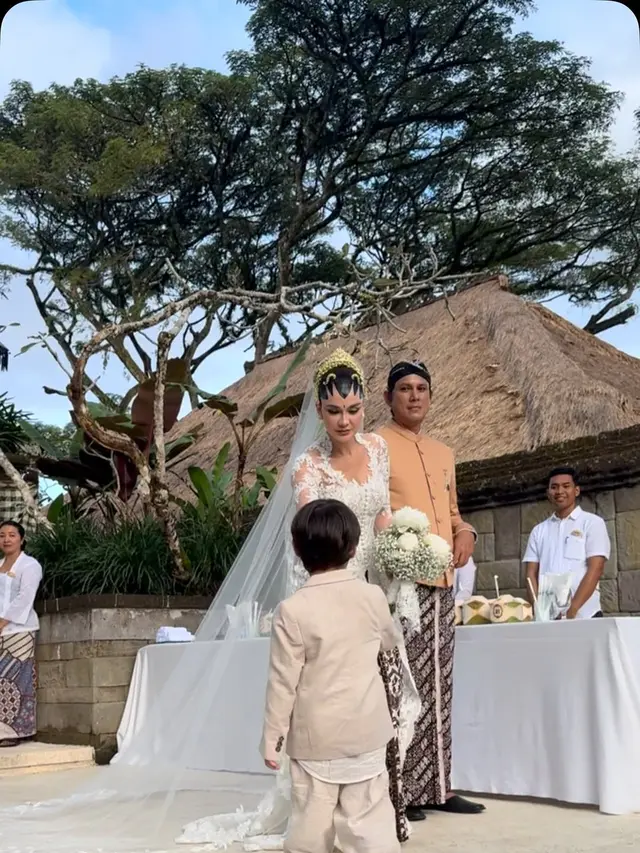 Baim Wong kondangan pernikahan Luna Maya dan Maxime Bouttier. (Foto: Dok. Instagram @baimwong)