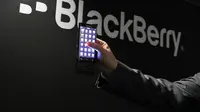 BlackBerry Venice, seri terbaru BlackBerry yang akan hadir dengan desain slider (ubergizmo.com)