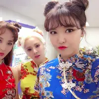 SHY merupakan sub unit dari SNSD. Trio ini terdiri dari Hyoyeon, Yuri, dan Sooyoung. Grup ini sendiri membawakan musik beraliran EDM. (Foto: Soompi.com)