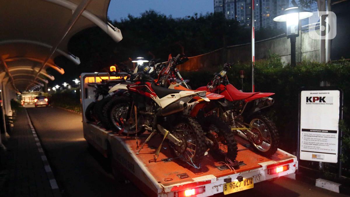 KPK Sita Belasan Kendaraan Bermotor dan Sepeda dalam OTT Imigrasi Jakarta Barat