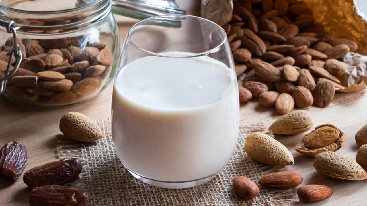 kacang almond