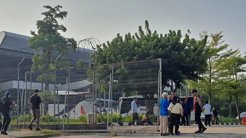 Paus Fransiskus Akan Tinggalkan Indonesia, Gedung VVIP Bandara Soetta Dijaga Ketat Polisi