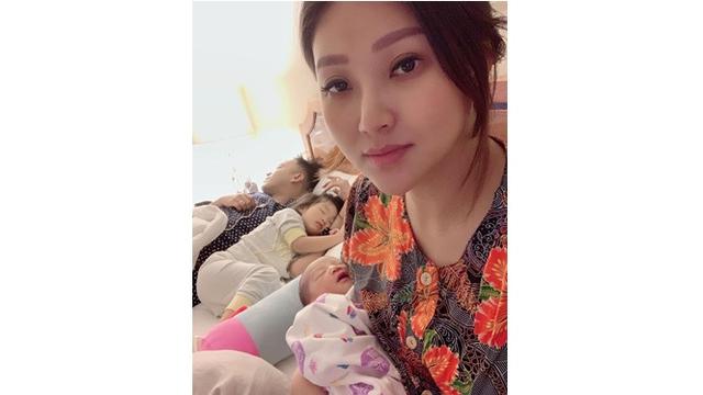 5 Potret Terbaru Sarwendah Usai Melahirkan, Sudah Langsing Lagi