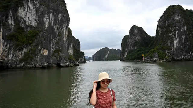 Corona Mereda, Wisata Vietnam Kembali Menggeliat