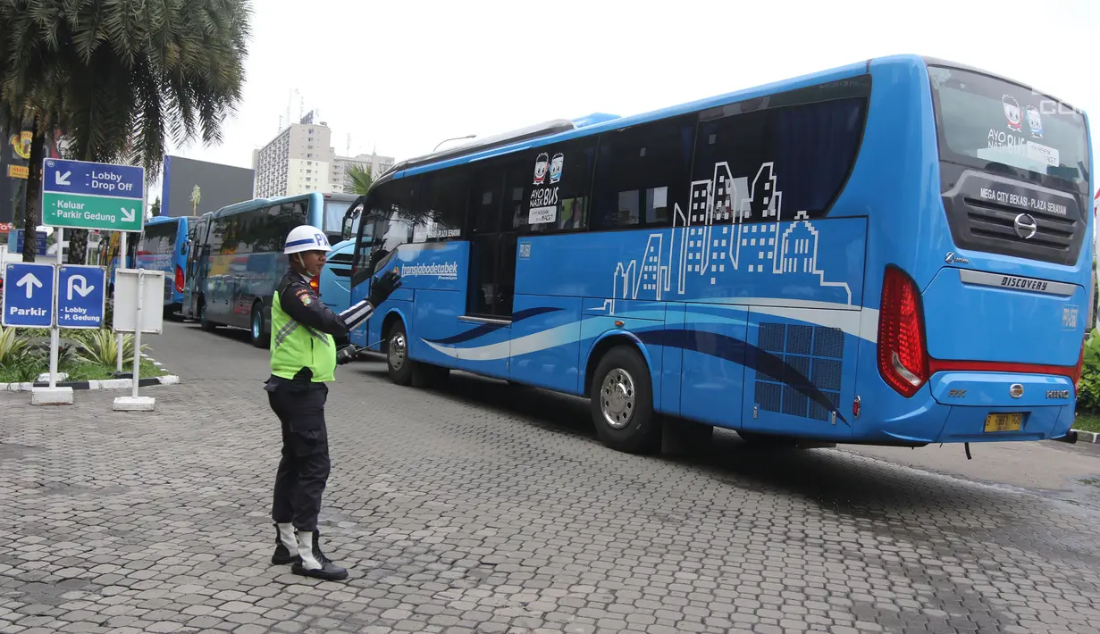 Transjabodetabek: Dari Angkutan Umum Menuju Pariwisata? Potensi, Tantangan, dan Masa Depan