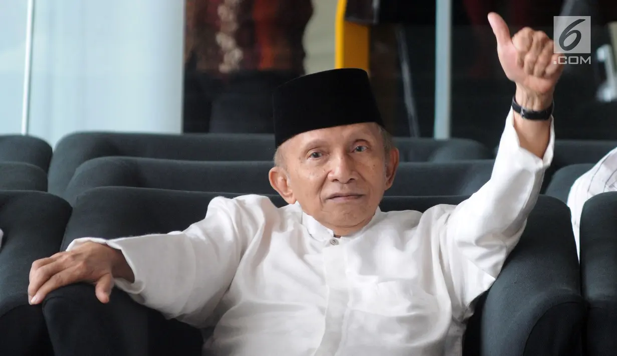 Ketua Dewan Kehormatan Partai Amanat Nasional (PAN) Amien Rais mendatangi Gedung KPK, Jakarta, Senin (29/10). Amien akan menemui Pimpinan KPK Agus Rahardjo. (Merdeka.com/Dwi Narwoko)